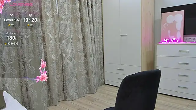  dkny  online show from 10/19/25, 09:34