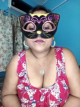 Snapshot of straightthing chatting on 10/13/25, 07:48 straightthing online show from 10/13/25, 07:48