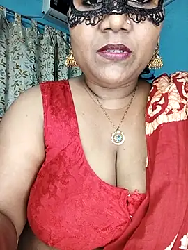 Snapshot of straightthing chatting on 10/07/25, 07:15 straightthing online show from 10/07/25, 07:15