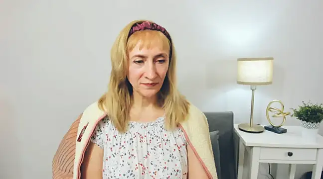 Snapshot of MargaretMilf69 chatting on 02/14/25, 04:09 MargaretMilf69 online show from 02/14/25, 04:09