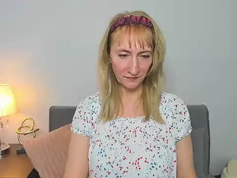 Snapshot of MargaretMilf69 chatting on 03/07/25, 04:44 MargaretMilf69 online show from 03/07/25, 04:44