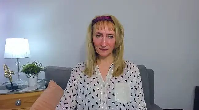 Snapshot of MargaretMilf69 chatting on 03/10/25, 07:29 MargaretMilf69 online show from 03/10/25, 07:29