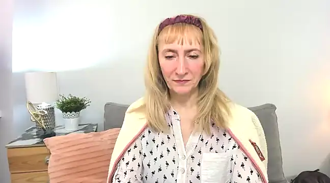 Snapshot of MargaretMilf69 chatting on 03/21/25, 01:34 MargaretMilf69 online show from 03/21/25, 01:34