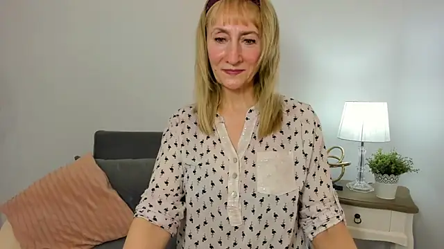 Snapshot of MargaretMilf69 chatting on 02/28/25, 04:31 MargaretMilf69 online show from 02/28/25, 04:31