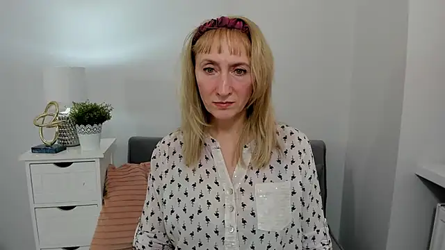 Snapshot of MargaretMilf69 chatting on 03/09/25, 10:30 MargaretMilf69 online show from 03/09/25, 10:30