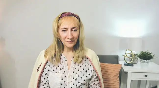Snapshot of MargaretMilf69 chatting on 02/13/25, 04:28 MargaretMilf69 online show from 02/13/25, 04:28