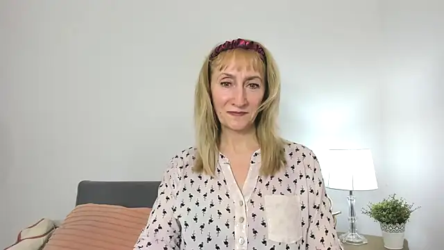 Snapshot of MargaretMilf69 chatting on 02/27/25, 07:37 MargaretMilf69 online show from 02/27/25, 07:37