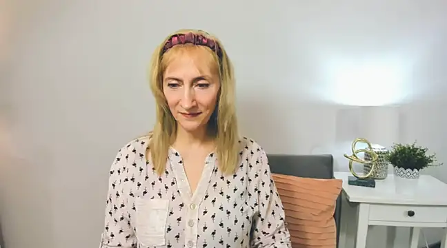Snapshot of MargaretMilf69 chatting on 02/13/25, 07:31 MargaretMilf69 online show from 02/13/25, 07:31