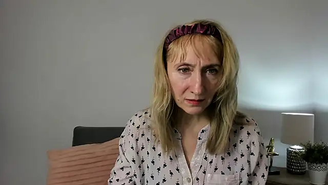 Snapshot of MargaretMilf69 chatting on 02/12/25, 04:33 MargaretMilf69 online show from 02/12/25, 04:33