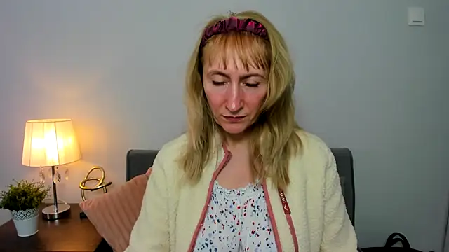 Snapshot of MargaretMilf69 chatting on 03/07/25, 01:40 MargaretMilf69 online show from 03/07/25, 01:40