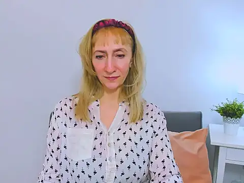 Snapshot of MargaretMilf69 chatting on 03/17/25, 07:37 MargaretMilf69 online show from 03/17/25, 07:37