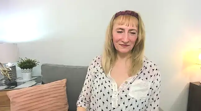 Snapshot of MargaretMilf69 chatting on 03/21/25, 04:40 MargaretMilf69 online show from 03/21/25, 04:40