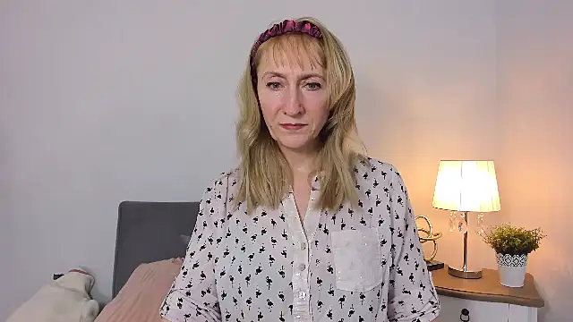 Snapshot of MargaretMilf69 chatting on 03/06/25, 04:28 MargaretMilf69 online show from 03/06/25, 04:28