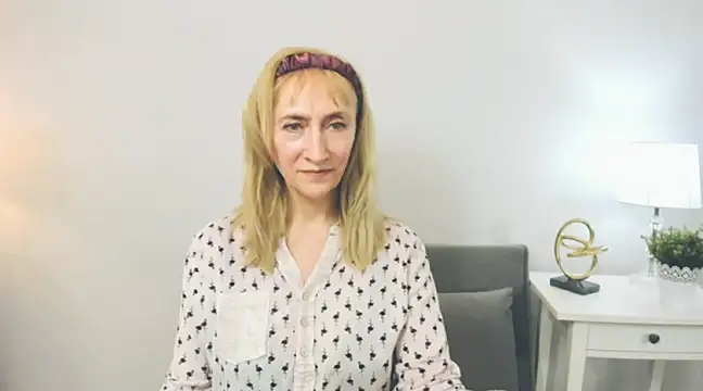 Snapshot of MargaretMilf69 chatting on 02/16/25, 02:32 MargaretMilf69 online show from 02/16/25, 02:32