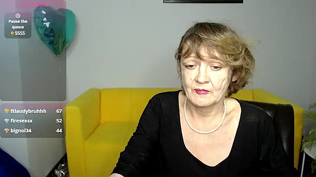Snapshot of SexyGrandma_ chatting on 02/25/25, 05:30 SexyGrandma online show from 02/25/25, 05:30