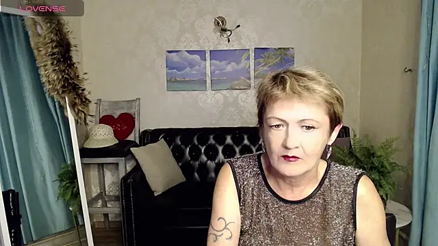 Snapshot of SexyGrandma_ chatting on 10/03/25, 05:03 SexyGrandma online show from 10/03/25, 05:03