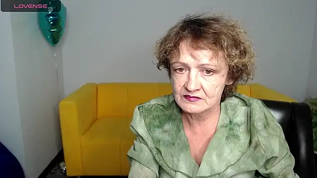 Snapshot of SexyGrandma_ chatting on 02/18/25, 04:25 SexyGrandma online show from 02/18/25, 04:25