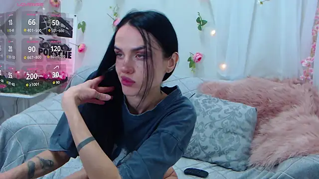 Holygirl  online show from 04/12/26, 01:42