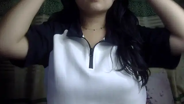 Snapshot of undressed_princesss chatting on 05/05/26, 12:41 undressed princesss online show from 05/05/26, 12:41