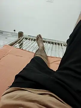 xmanrawan2 online show from 11/04/25, 01:26