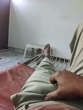 xmanrawan2 online show from 10/26/25, 08:04