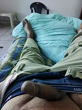 xmanrawan2 online show from 11/15/25, 08:40