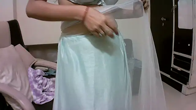 Snapshot of kajal__bhabhi_ chatting on 05/11/26, 04:04 kajal bhabhi online show from 05/11/26, 04:04
