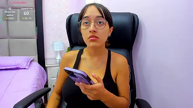 MelodyWinx online show from 11/02/25, 01:05