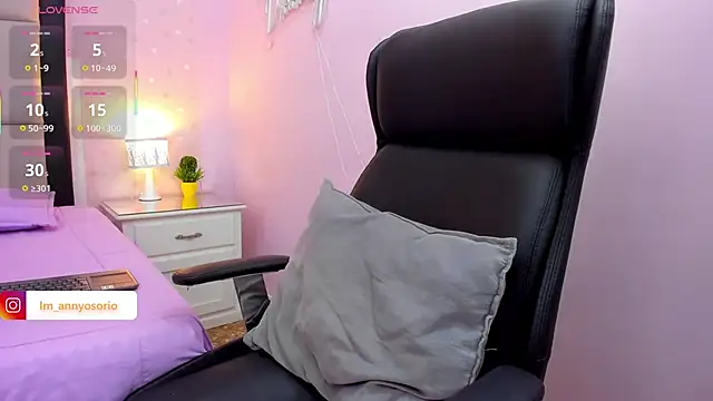 MelodyWinx online show from 10/27/25, 07:59