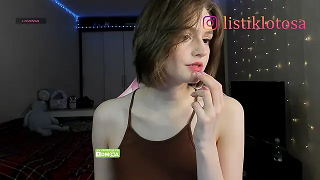 Snapshot of kookome chatting on 03/17/25, 02:52 kookome online show from 03/17/25, 02:52