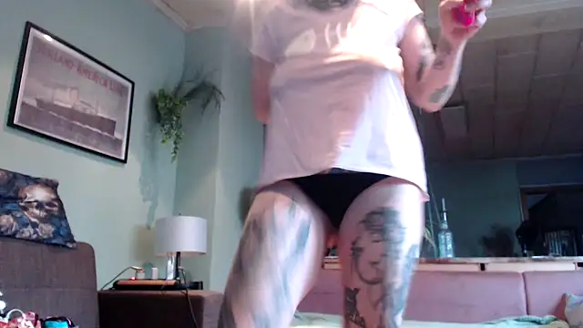 Snapshot of Astrid-Gilbert chatting on 01/30/25, 08:22 Astrid-Gilbert online show from 01/30/25, 08:22