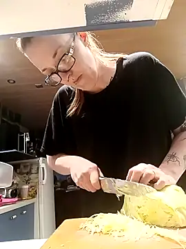 Snapshot of Astrid-Gilbert chatting on 02/10/25, 04:14 Astrid-Gilbert online show from 02/10/25, 04:14