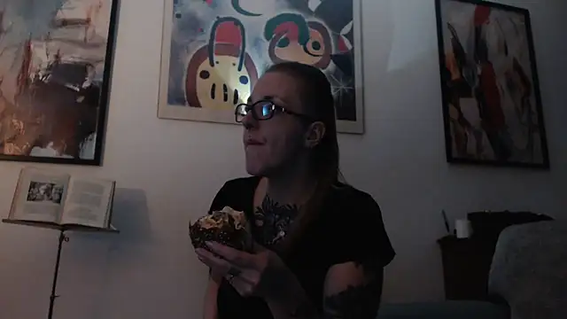 Snapshot of Astrid-Gilbert chatting on 02/21/25, 09:00 Astrid-Gilbert online show from 02/21/25, 09:00