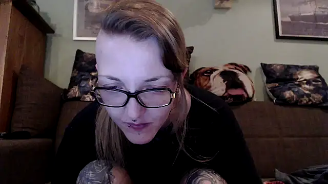 Snapshot of Astrid-Gilbert chatting on 01/29/25, 09:28 Astrid-Gilbert online show from 01/29/25, 09:28