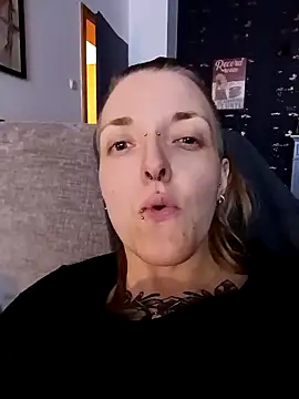 Snapshot of Astrid-Gilbert chatting on 02/22/25, 09:37 Astrid-Gilbert online show from 02/22/25, 09:37