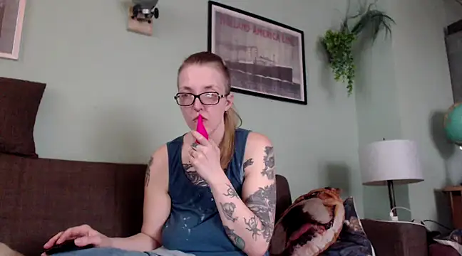 Snapshot of Astrid-Gilbert chatting on 03/02/25, 04:14 Astrid-Gilbert online show from 03/02/25, 04:14