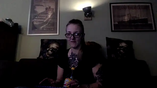 Snapshot of Astrid-Gilbert chatting on 03/06/25, 08:48 Astrid-Gilbert online show from 03/06/25, 08:48