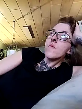 Snapshot of Astrid-Gilbert chatting on 02/20/25, 09:42 Astrid-Gilbert online show from 02/20/25, 09:42