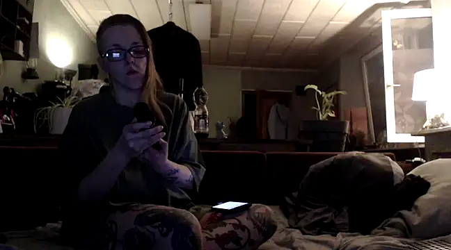 Snapshot of Astrid-Gilbert chatting on 03/04/25, 08:38 Astrid-Gilbert online show from 03/04/25, 08:38