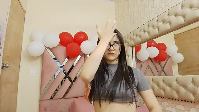 Emmagomez   online show from 02/10/25, 06:13