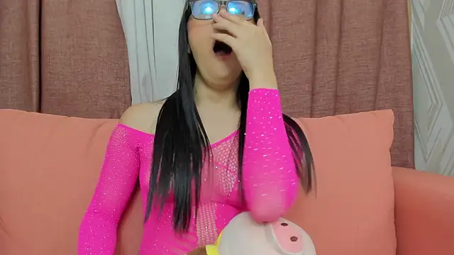 Emmagomez   online show from 02/07/25, 12:50