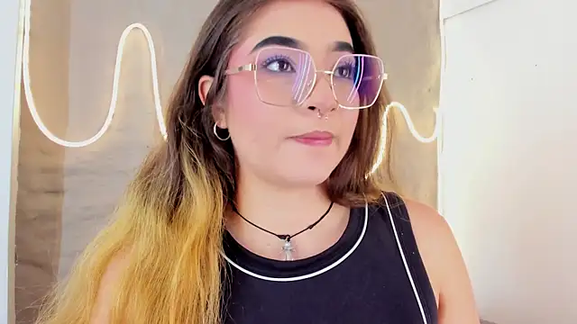 Shanntal  online show from 02/16/26, 07:34