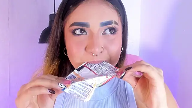 Shanntal  online show from 11/04/25, 07:50