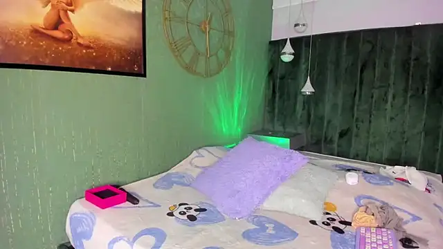 zoe taylorr1 online show from 11/06/25, 05:00