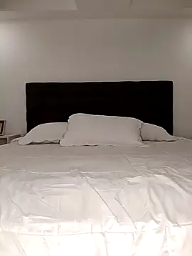 Snapshot of sofiaxox chatting on 03/12/26, 01:00 sofiaxox online show from 03/12/26, 01:00