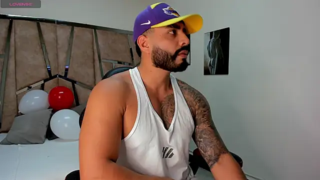 LeandroRusso online show from 02/16/25, 08:33