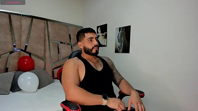 LeandroRusso online show from 02/15/25, 08:12