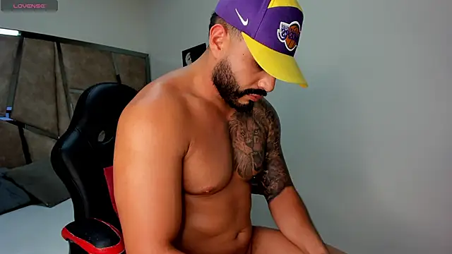 LeandroRusso online show from 02/17/25, 02:42