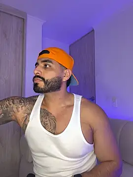 LeandroRusso online show from 10/01/25, 03:11