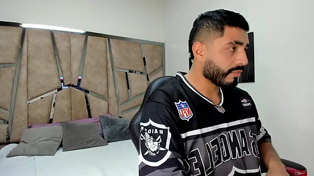 LeandroRusso online show from 02/12/25, 08:40